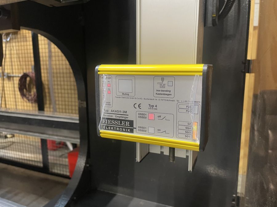 1003-HFE-M2-1303-Lightguard