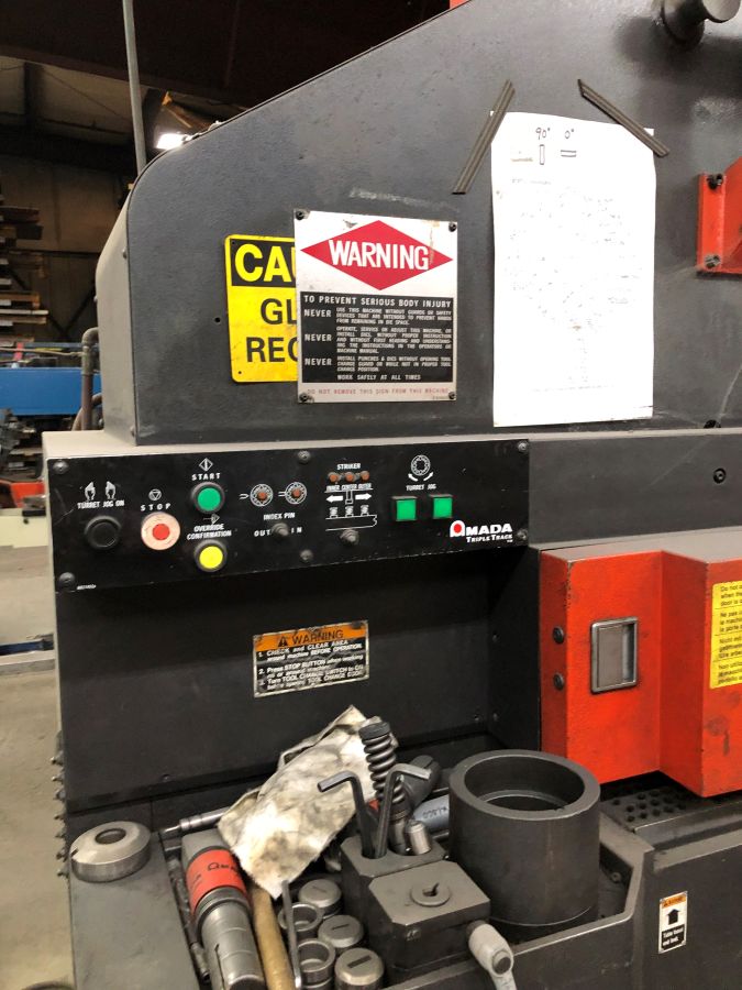 1006-Amada-Vipros-367-Queen-Start-Button