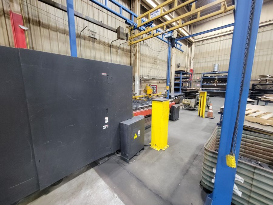 1117-Amada-FOM2-3015NT-4kW-Back-