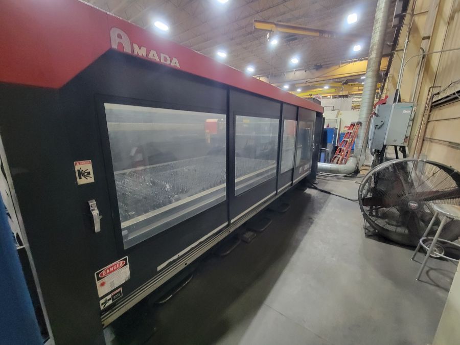 1117-Amada-FOM2-3015NT-4kW-Op-Side