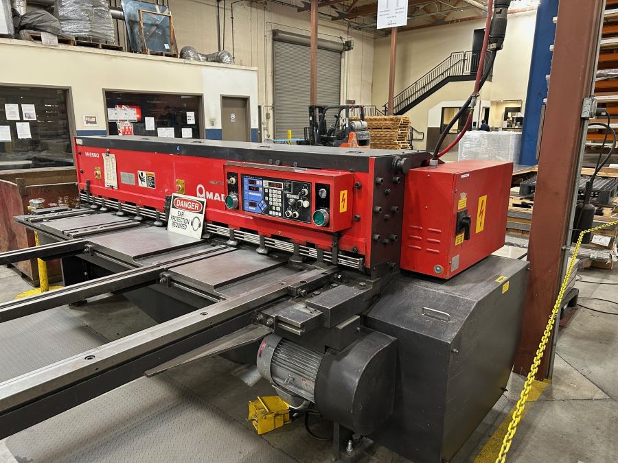 1118-Amada-M2560-Power-Squaring-Shear-Front-3