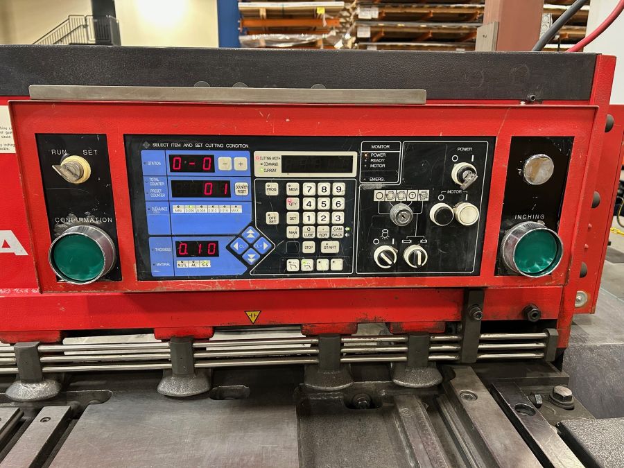 1118-Amada-M2560-Power-Squaring-Shear-Front-Control