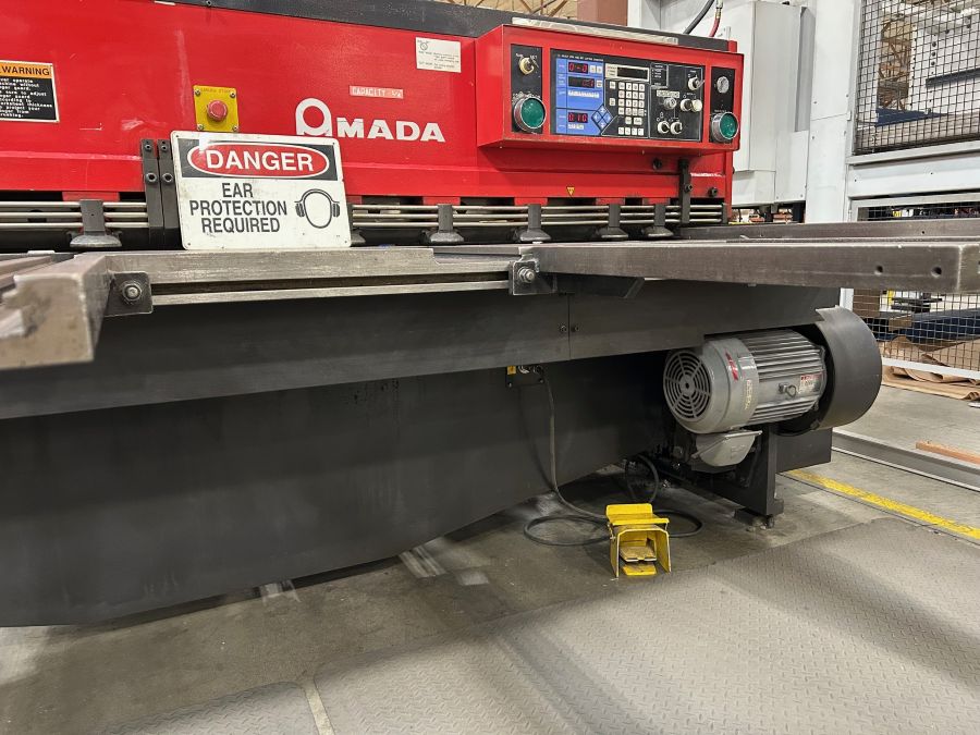 1118-Amada-M2560-Power-Squaring-Shear-Front-with-Foot-Ped