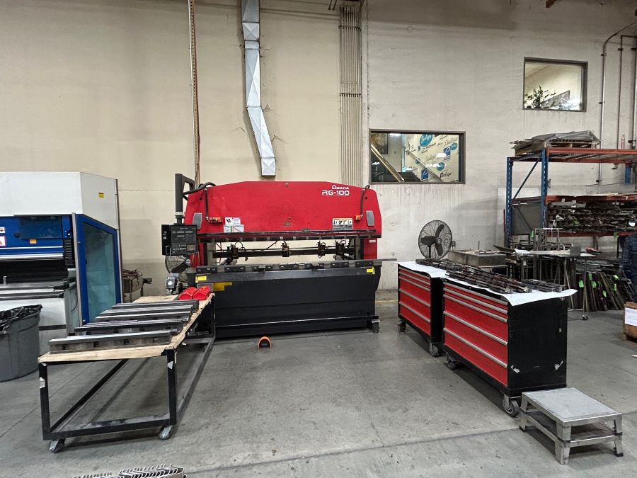 1119-Amada-RG100-Press-Brake-Front.-with-Cabinet
