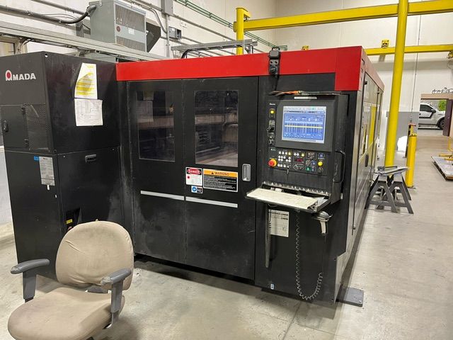 1125-Amada-LCG-3015-Op-End