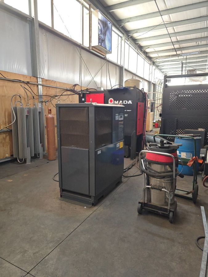1141-Amada-ENSIS-3015AJ-2kW-Chiller