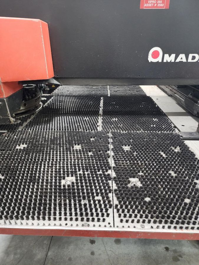 1158-Amada-Vipros-255-Table-1