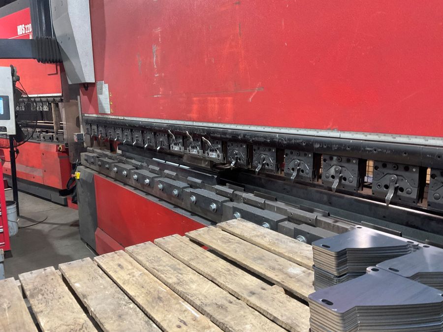 1173-Amada-HFE-M2-2204-Press-Brake-Angle