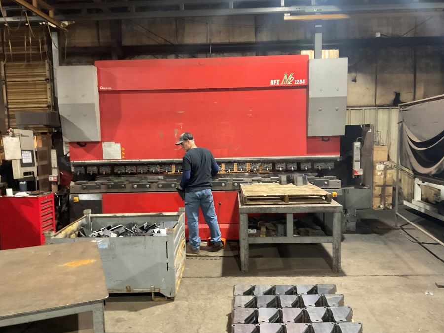 1173-Amada-HFE-M2-2204-Press-Brake-Front-