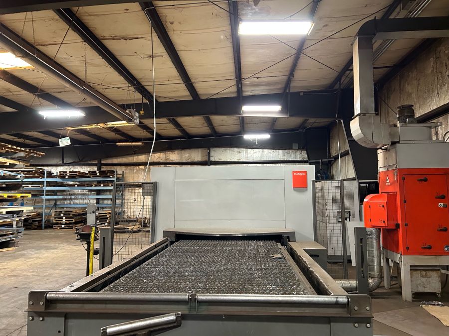 1186-Bystronic-BySmart-Fiber-3015-3kW-Shuttle-Tables