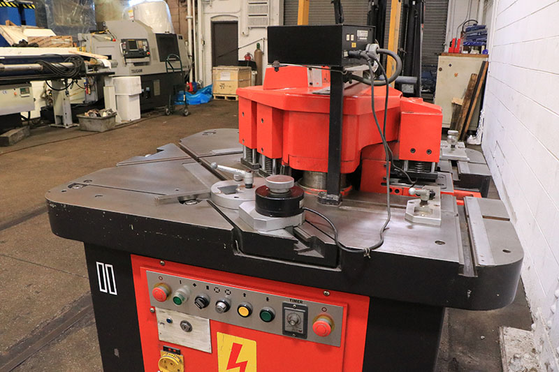 1204-Amada-CSW-250-Notcher-Control-Side