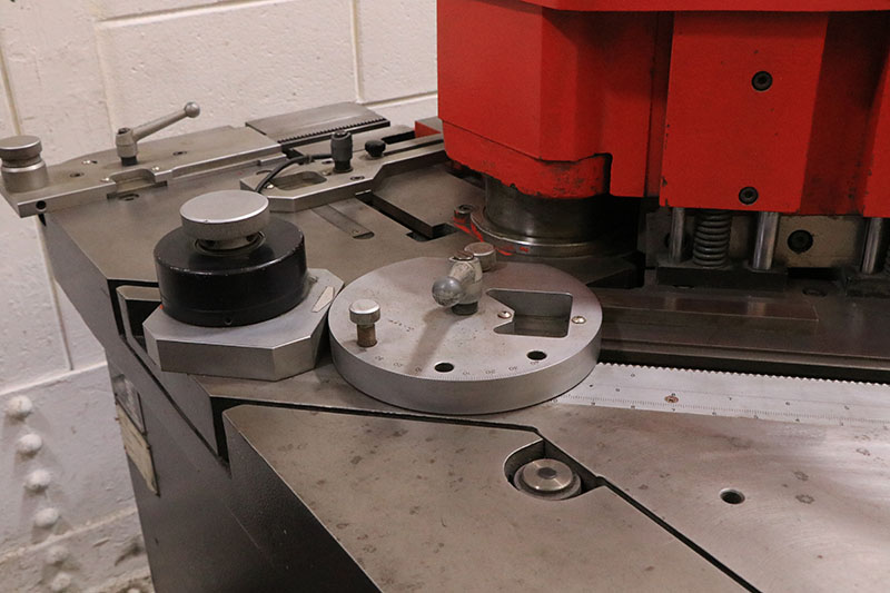 1204-Amada-CSW-250-Notcher-Table-1