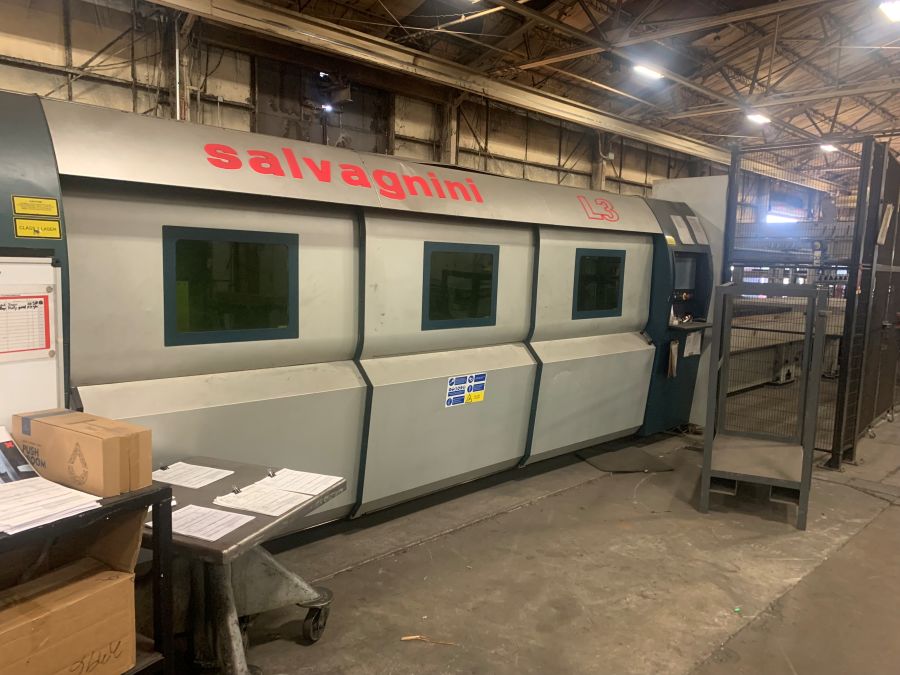 1210-Salvagnini-L3-4020-6kW-Laser-Side-1