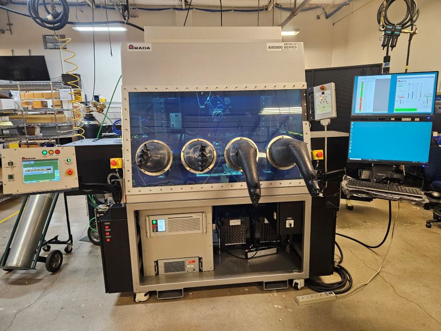 1222-Amada-Glovebox