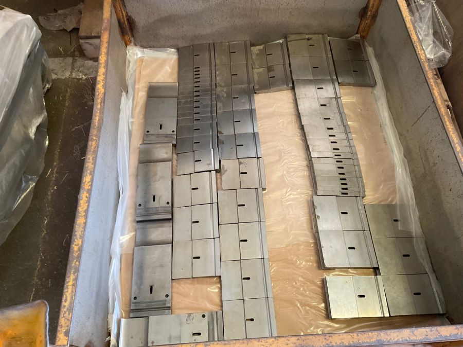 1223-Amada-HG1003ATC-Tools-1
