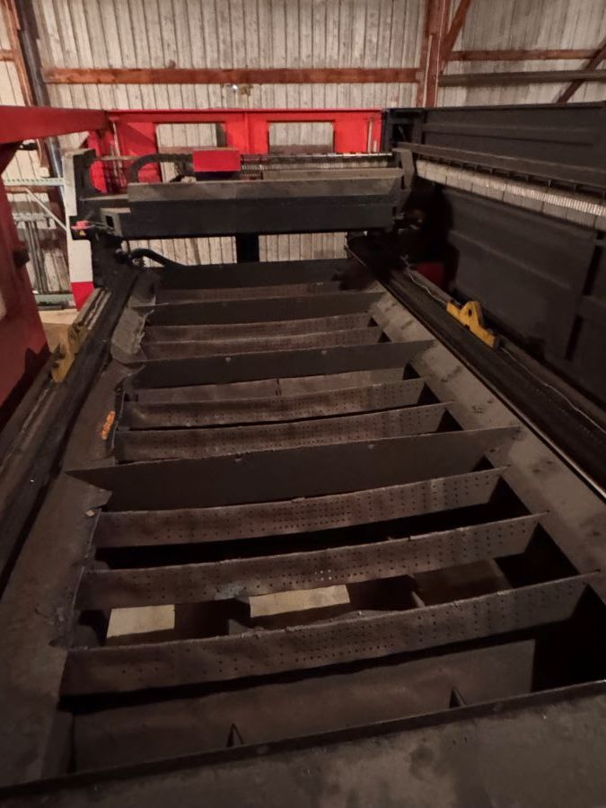 1249-Amada-FO4020NT-4kW-Inside-3