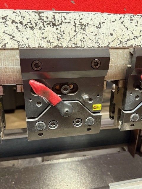 1272-Amada-RG-80-Tool-Clamp
