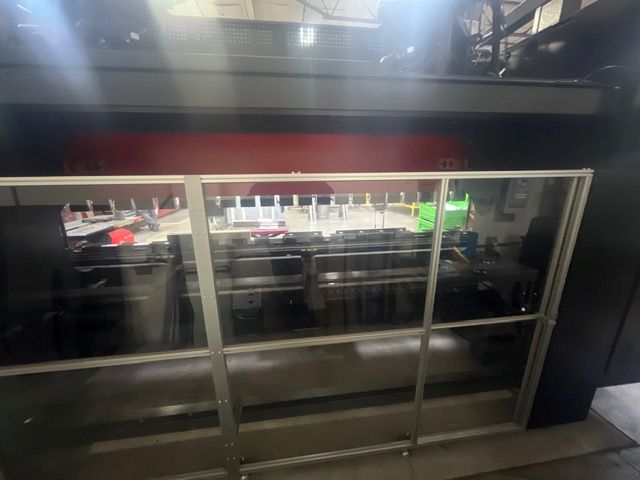 1276-Amada-HG2204-M25SF-Inside
