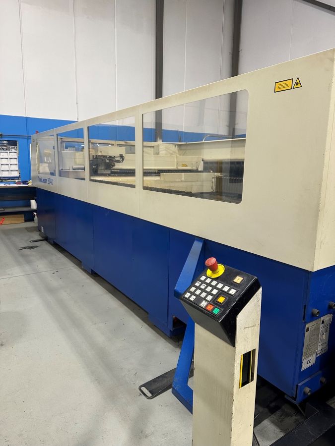 1311-Trumpf-TruLaser-3040-4kW-Machine-Side