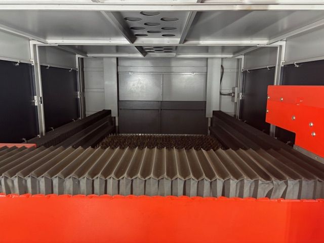 1312-Bystronic-BySmart-Fiber-3015-inside