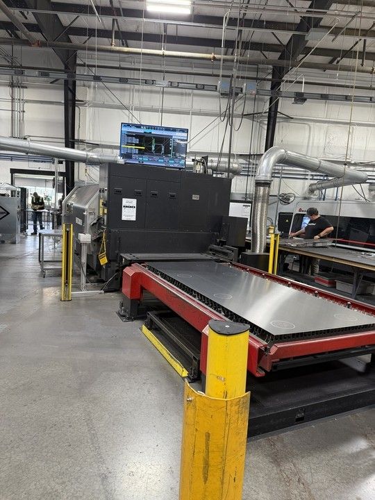 1315-Amada-Ventis-3015AJ-Fiber-Laser-4kW-Table