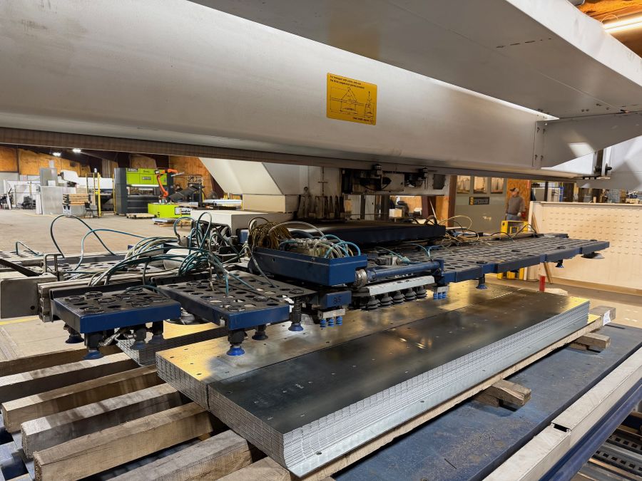1324-Trumpf-TruPunch-5000-Grip