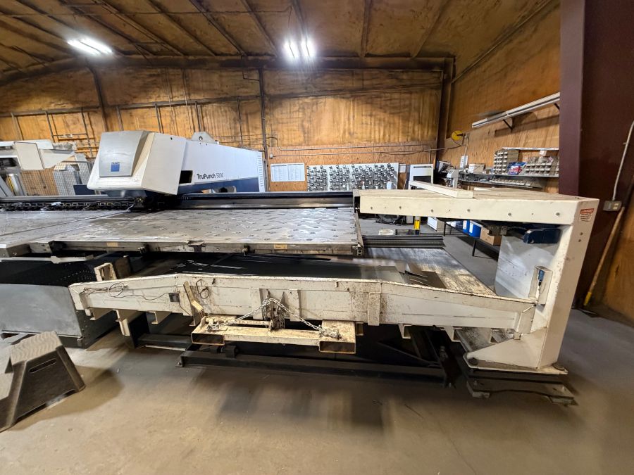 1324-Trumpf-TruPunch-5000-Offload