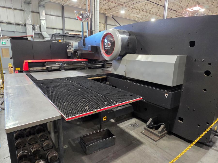 1348-Amada-EMLK3610NT-4kW-Table