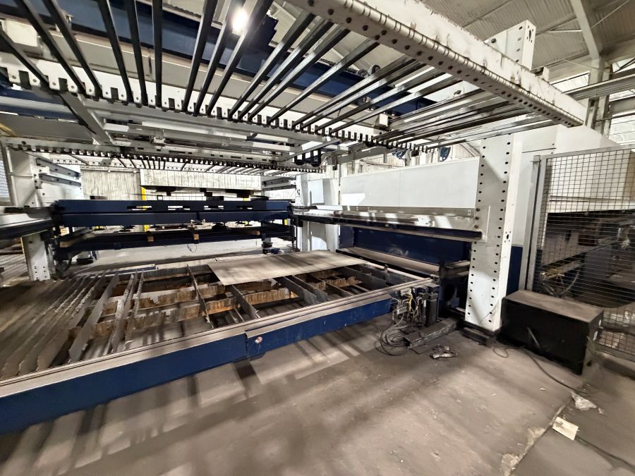 1351-Trumpf-TruLaser-3040-Fiber-Laser-6kW-Shuttle-Table