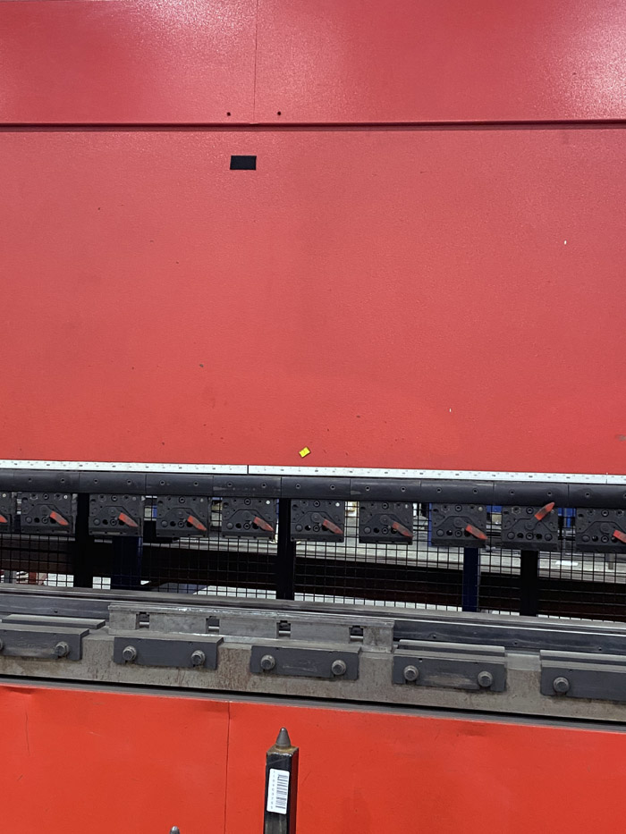 553-HFE-M2-2204-front-middle