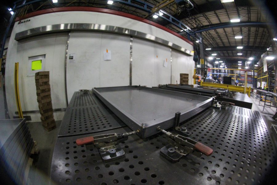 695-Amada-FLW-3000-ENSIS-M5-Table-2
