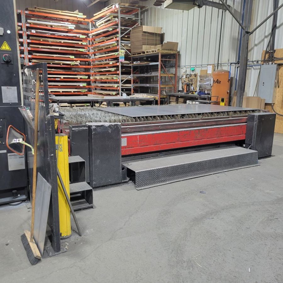 697-Amada-LCG-4020AJ-shuttle-table
