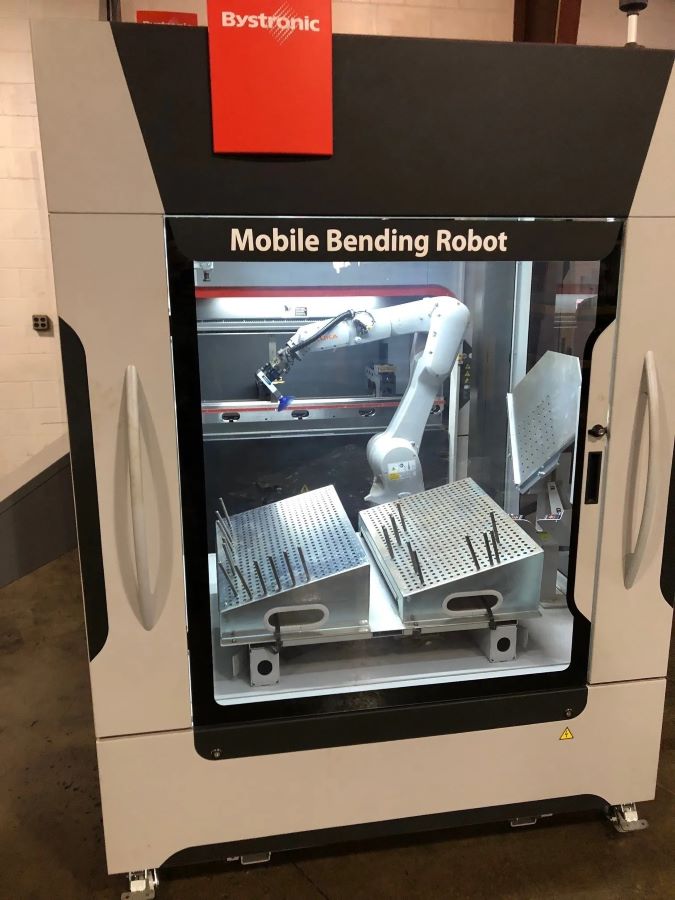 736-mobile-bending-robot