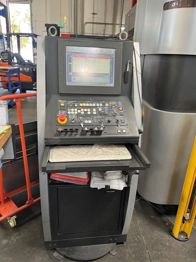 755-Amada-LC2515C1-control-stand