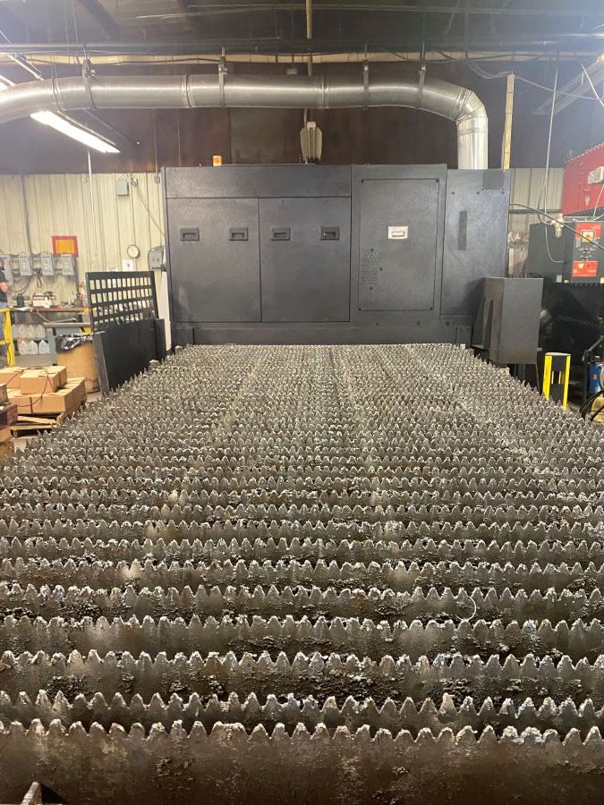 817-Amada-Ensis-3015AJ-Shuttle-Table