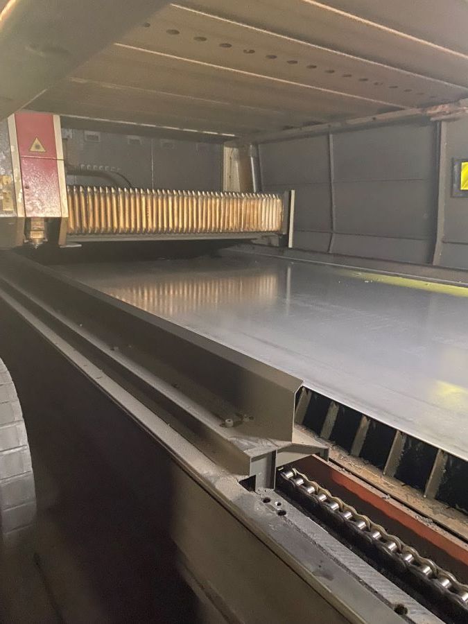 817-Amada-Ensis-3015AJ-Table-and-Sheet