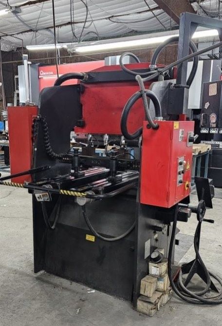 827-Amada-RG35S-Press-Brake-Back