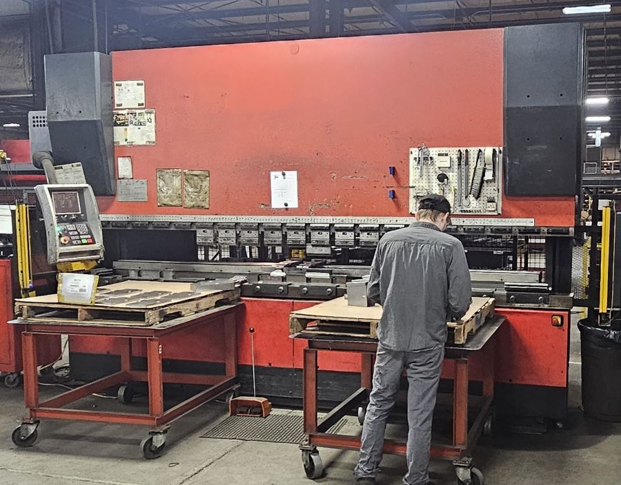 862-Amada-HFE-170-4S-Front-and-control