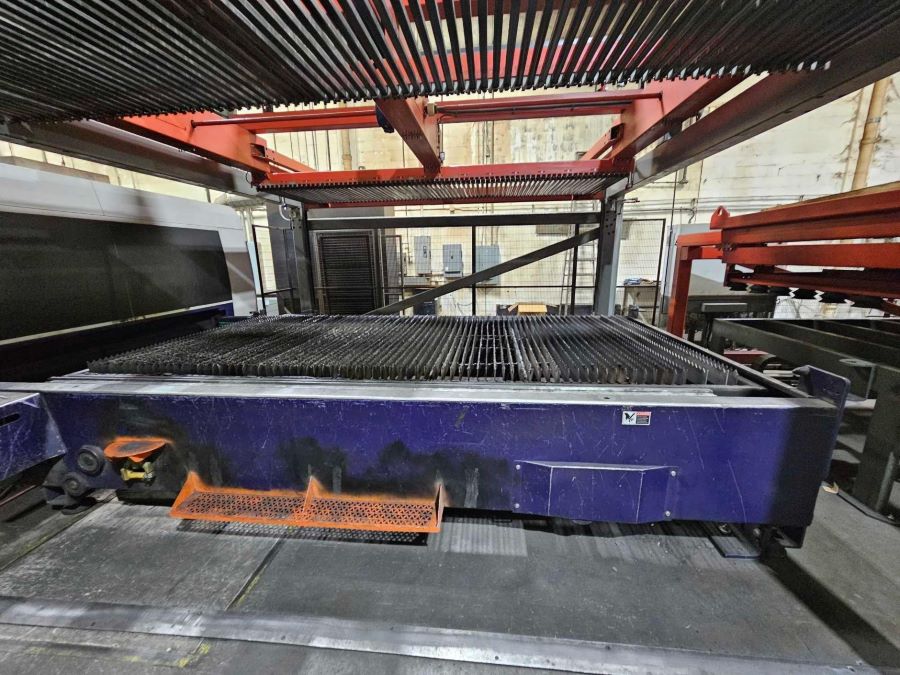 866-Bystronic-BySprint-shuttle-table