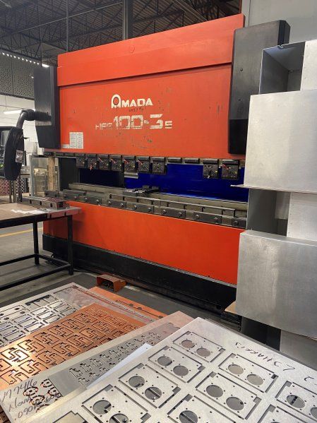 904-Amada-HFE-100-3S-Press-Brake-Angle