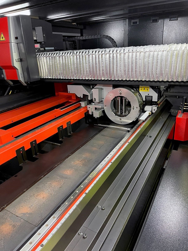 910-Amada-ENSIS-RI-rotary-cutting-axis