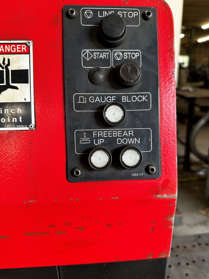 935-Amada-LC-1212A3NT-2kW-Operator-Panel