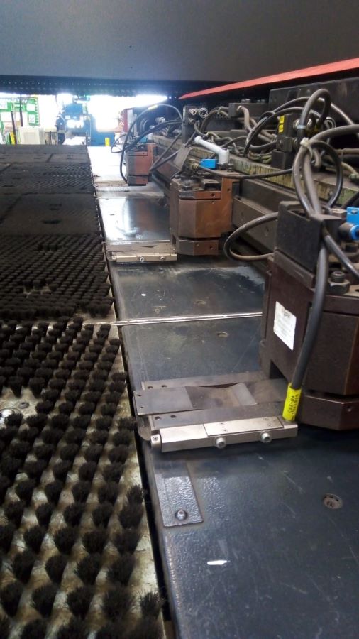 947-Amada-EMK-3610NT-Clamps