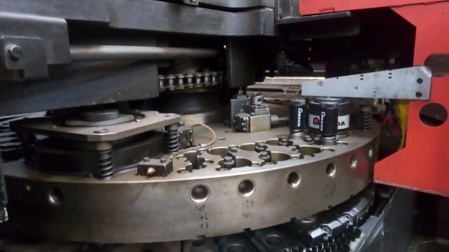 947-Amada-EMK-3610NT-Turret-1
