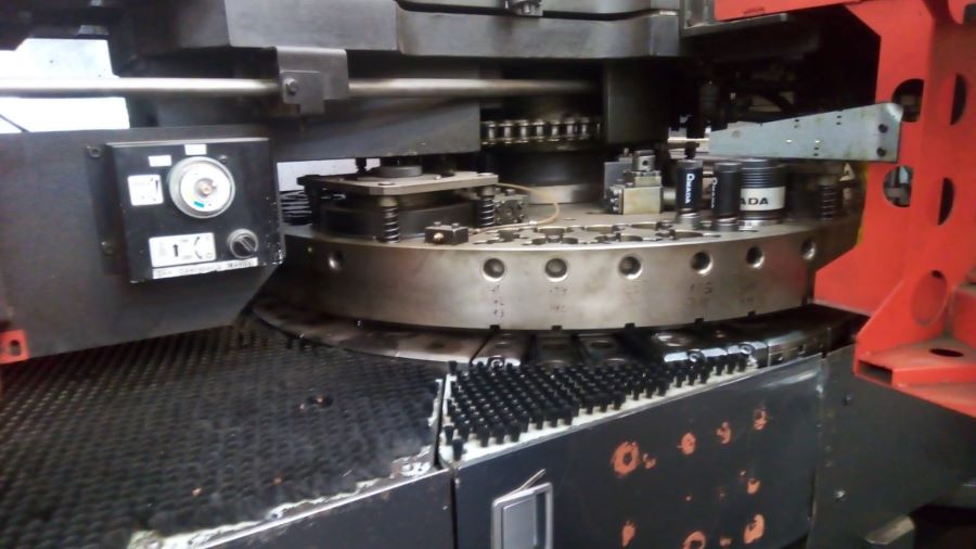 947-Amada-EMK-3610NT-Turret-2