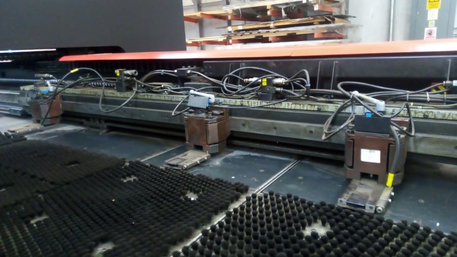947-Amada-EMK-3610NT-X-Axis