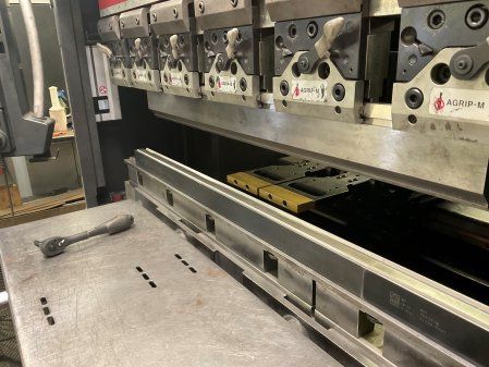 951-Amada-EG-6013-M10-Bed-and-Clamps