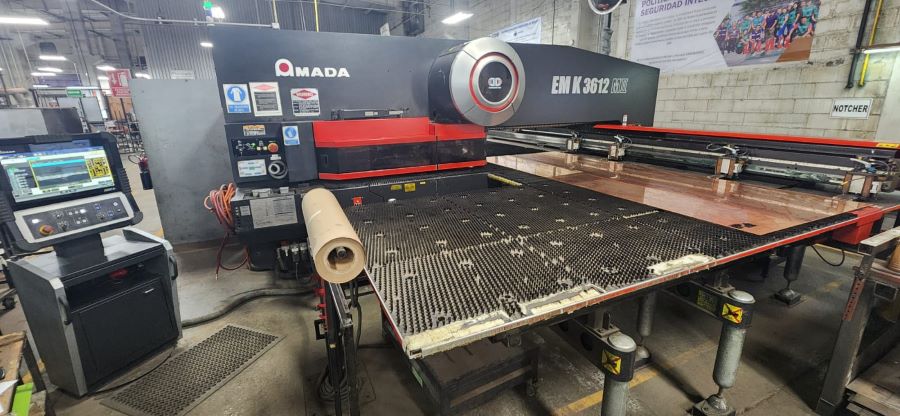 952-Amada-EMK3612-M2-Control-and-Table-2