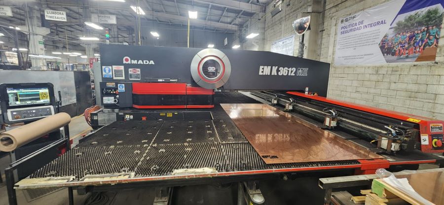 952-Amada-EMK3612-M2-Control-and-Table-3