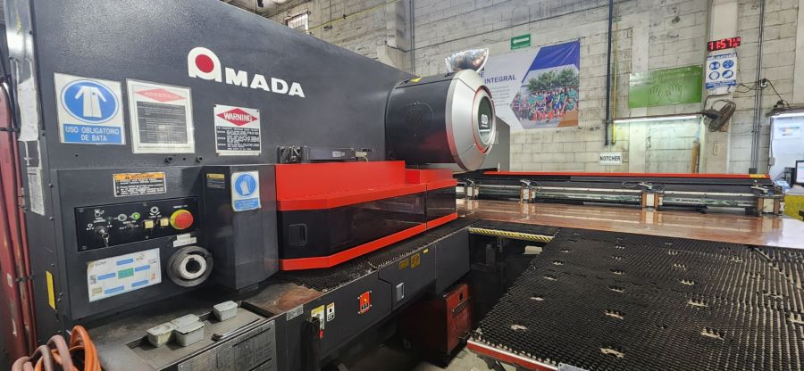 952-Amada-EMK3612-M2-Op-Side